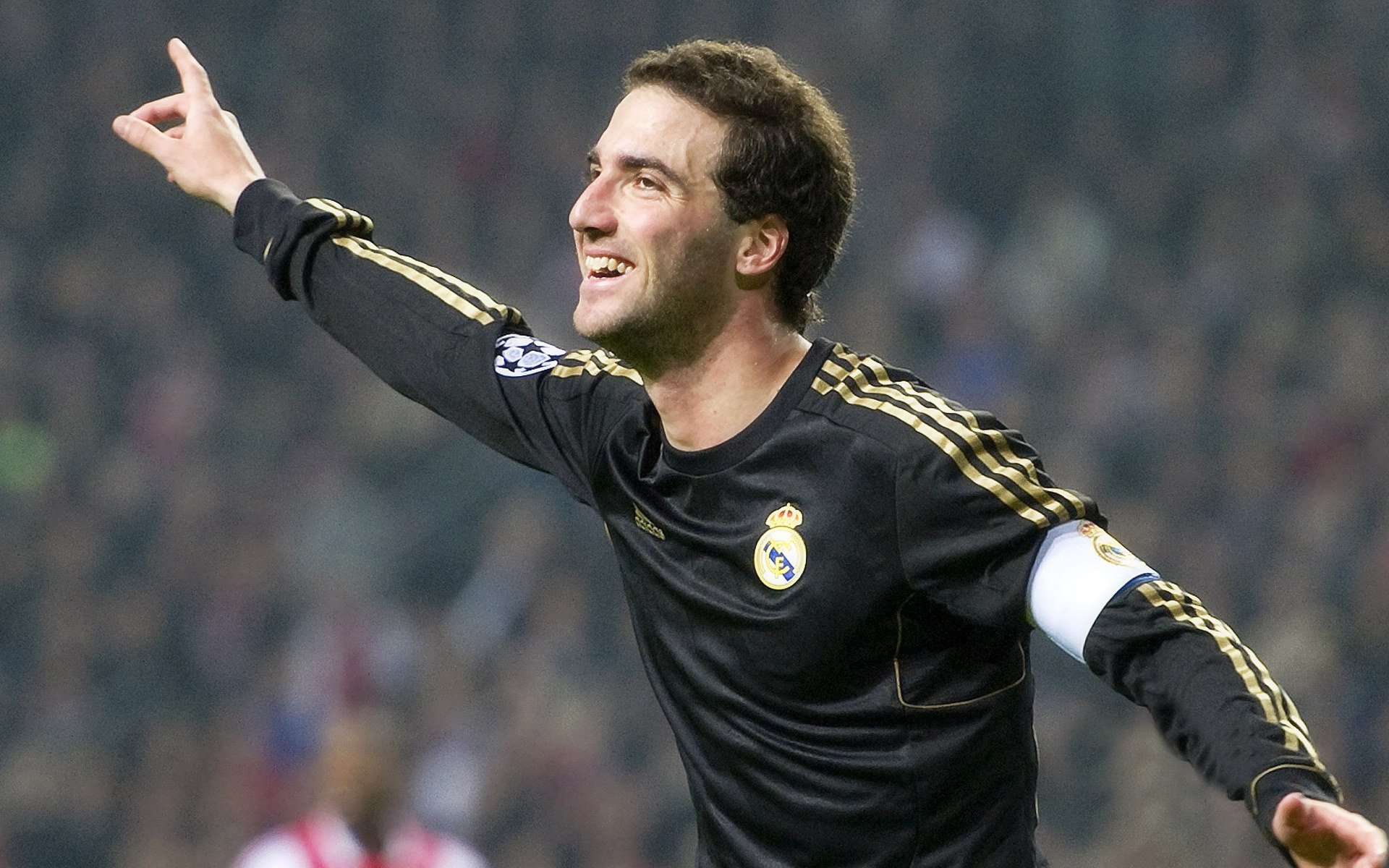 _比赛策略揭秘：如何应对强劲对手_，面对强劲的对手,我们找到缺点